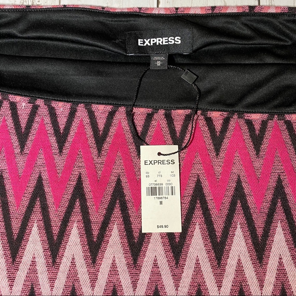 High Waisted Chevron Knit Mini Skirt - Express - Picture 3 of 4